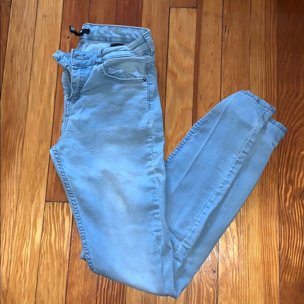 LIGHT BLUE JEANS